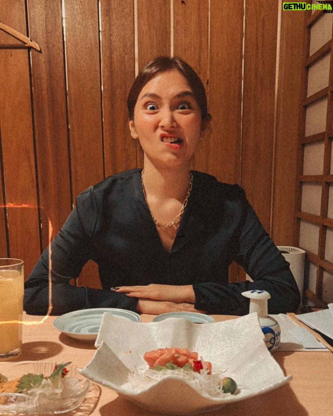 Daniel Padilla - 1.3 Million Likes - My favorite day with my favorite person at our favorite restaurant. Sundate well spent! My heart (and tummy) is full! 🖤