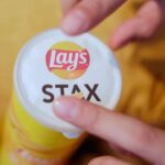 Daniel Padilla Instagram – Don’t talk when your mouth is full. 😜
Watch this video and get a chance to win Lay’s products! 👌

Gawing mas merry ang Christmas kasama ang Lay’s!  #LaysDeliciouslyDistracting
@laysphilippines