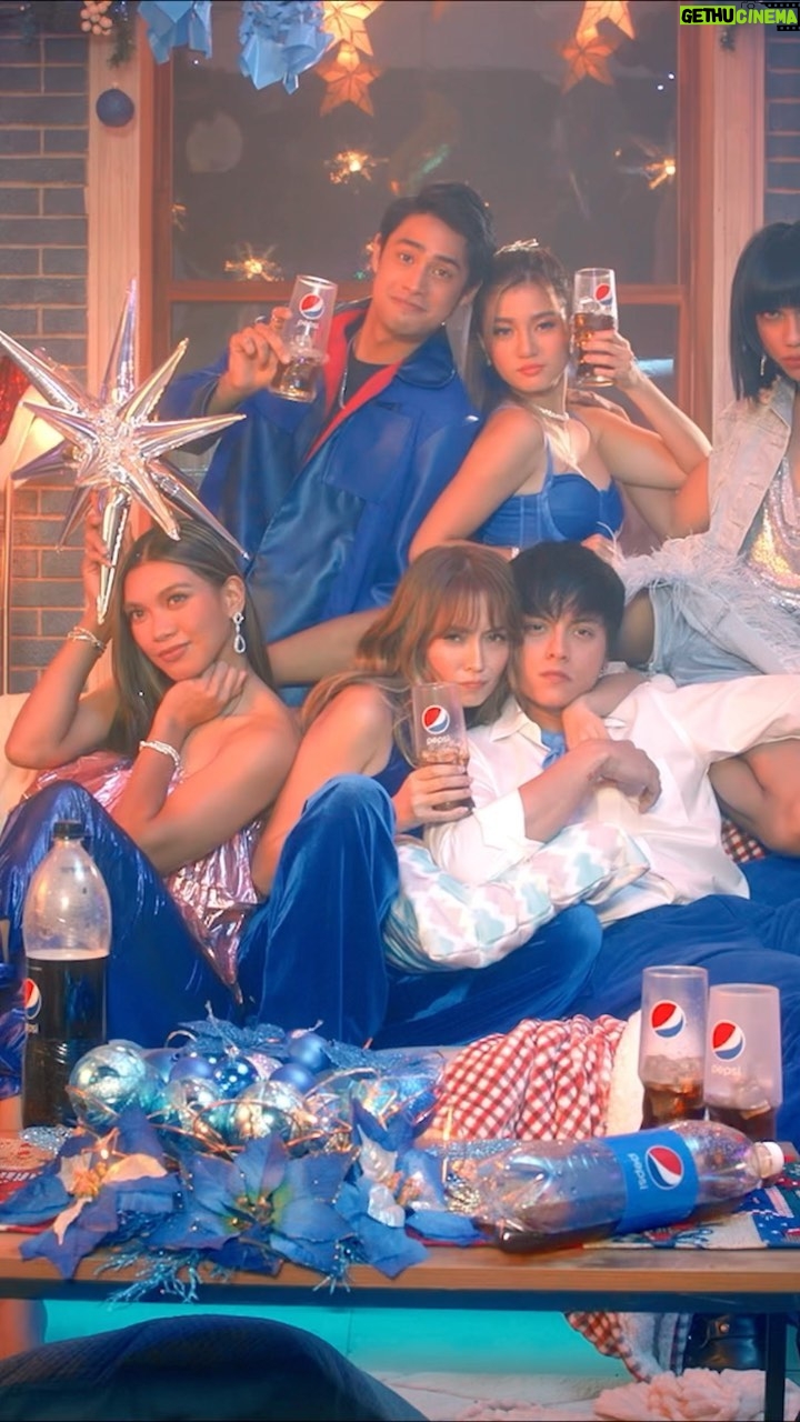 Daniel Padilla - 110.1K Likes - Siguradong extra saya at extra sarap ang Christmas
celebration ngayong taon with Pepsi!
Excited na akong makipag agawan ng shanghai kasama ang
mga tropa sa handaan!
#PEPSIEXTRASARAPXMAS
@pepsiphilippines