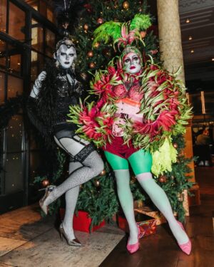 Daniel Wallace Instagram - And finally heres me and @liquorice_black giving you legs by a chrimbo tree.
Photo by @oliviajmorgancommercial 
Posing @The refuge
#lovelytime❤️