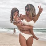 Daniela Pantano Instagram - Rio 🇧🇷 Que vacaciones tan hermosas compartidas con mi hijita y mi mami @pato_runner Nos conectamos tanto las 3 ❤️cada una disfrutando su doble rol , yo hija y mamá , ambar hija y nieta y mi mamá , mamá y abuela …. Para mí , los viajes siempre son inolvidables y de lo más enriquecedores para la vida. Si pueden estén con sus afectos , disfrútenlos, desconecten de todo, jueguen, charlen, tomen cafe con leche ( muchos ) y disfruten de los silencios ( aunque cuando hay niños difícil 😂) Fueron 10 días de mucho amor, del más profundo ❤️💜 las amo ❤️ Gracias @assist365ok por cuidarnos y acompañarnos siempre y a @holasim.oficial por mantenernos conectadas en cualquier parte del mundo ✈️ Rio de Janeiro-Ciudad Maravillosa