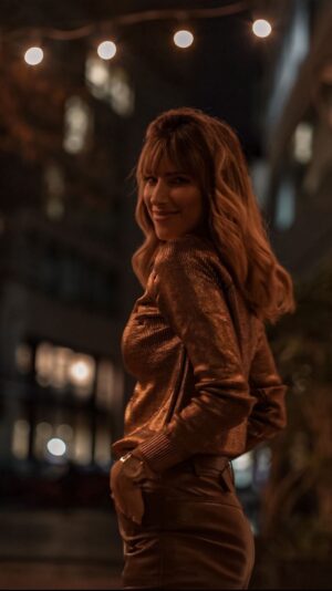 Daniela Pantano Instagram - 💫✨🎬
Total look @bravashops 
St @chechu.fernandez.silva 
🎥 @camialonso.s