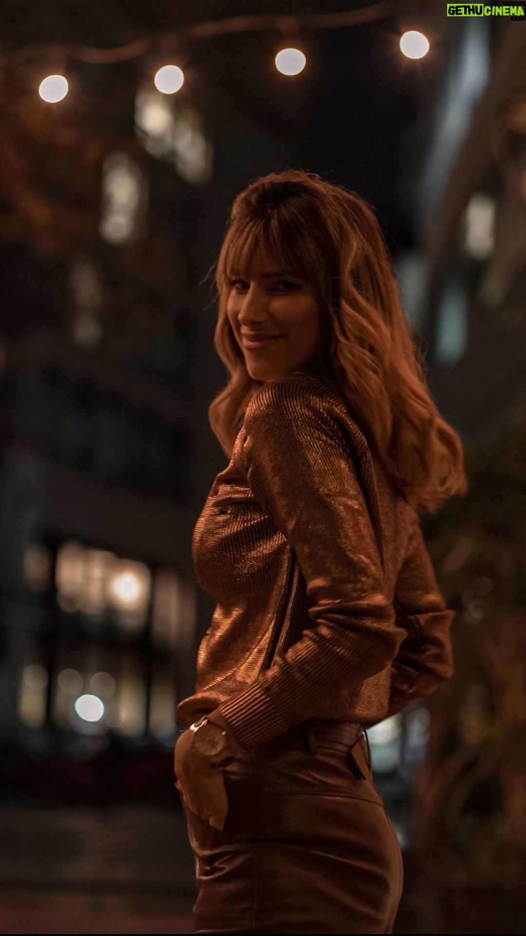 Daniela Pantano - 3.7K Likes - 💫✨🎬
Total look @bravashops
St @chechu.fernandez.silva
🎥 @camialonso.s