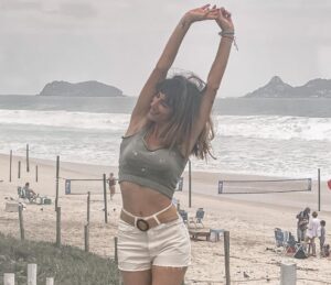Daniela Pantano Instagram - Viajes especiales si los hay ❤️ 
Madre engripada todo el viaje ( aun así pudo correr su media maraton ) 💪💪
Así que claramente no pudimos disfrutar como lo esperábamos pero fue  todo un aprendizaje y los viajes son una lotería . Ya sea por el clima , por algún imprevisto o lo q sea q suceda . El tema es q como nos tomamos las cosas no? 
🩷
Gracias @assist365ok por ayudarnos y estar atentos ❤️🩷
#riodejaneiro #brasil #barradatijuca