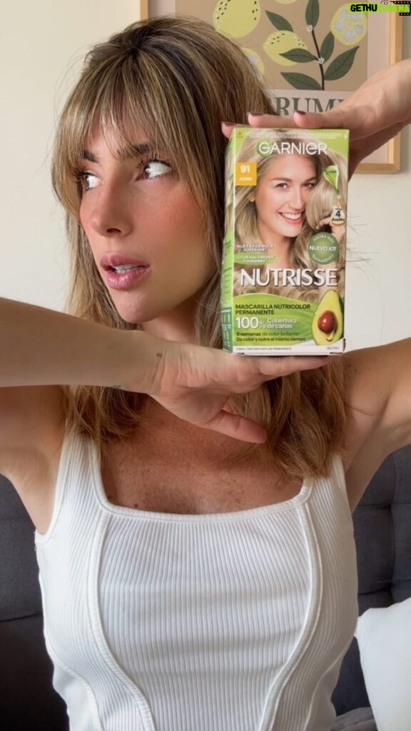 Daniela Pantano Instagram - Vengo con novedades junto a @garnier.arg.uy 🥑🍀❤️ Tenemos una sorpresa ! El kit ahora viene con más tratamiento de nutrición 🔥 algo que pedíamos todas !! ❤️ Seguí todos los pasos que están en el Reel y vas a tener un pelo y un color divino ! 👱🏻‍♀️ #RenovaciónConNutrisse #MiMomentoNutrisse #NutrisseArg @garnier.arg.uy
