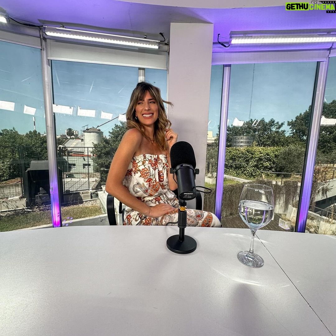 Daniela Pantano Instagram - 🎬💪📺 una nueva faceta como artista Para mí es una novedad y me estoy divirtiendo tanto !! ❤️ Por que al fin y al cabo de eso se trata no ? disfrutar y pasarla bien ❤️ Préndanse de lunes a viernes a las 16 hs @tardedebrujasok por @canalnetar Con unas compañeras de lujo @claribelmedinaok @salgueiroadriana @matildablanco @primartinezlocutora @luciavillaok Gracias @aldofunesok y @sebasgbeltrami por confiar en mí para este proyecto y a mi representante @vannellialex que siempre me impulsa y me acompaña ! Canal Net TV