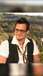 Daniele Rizzo Instagram - I recognize that bird! #johnnydepp #jacksparrow #danielerizzo