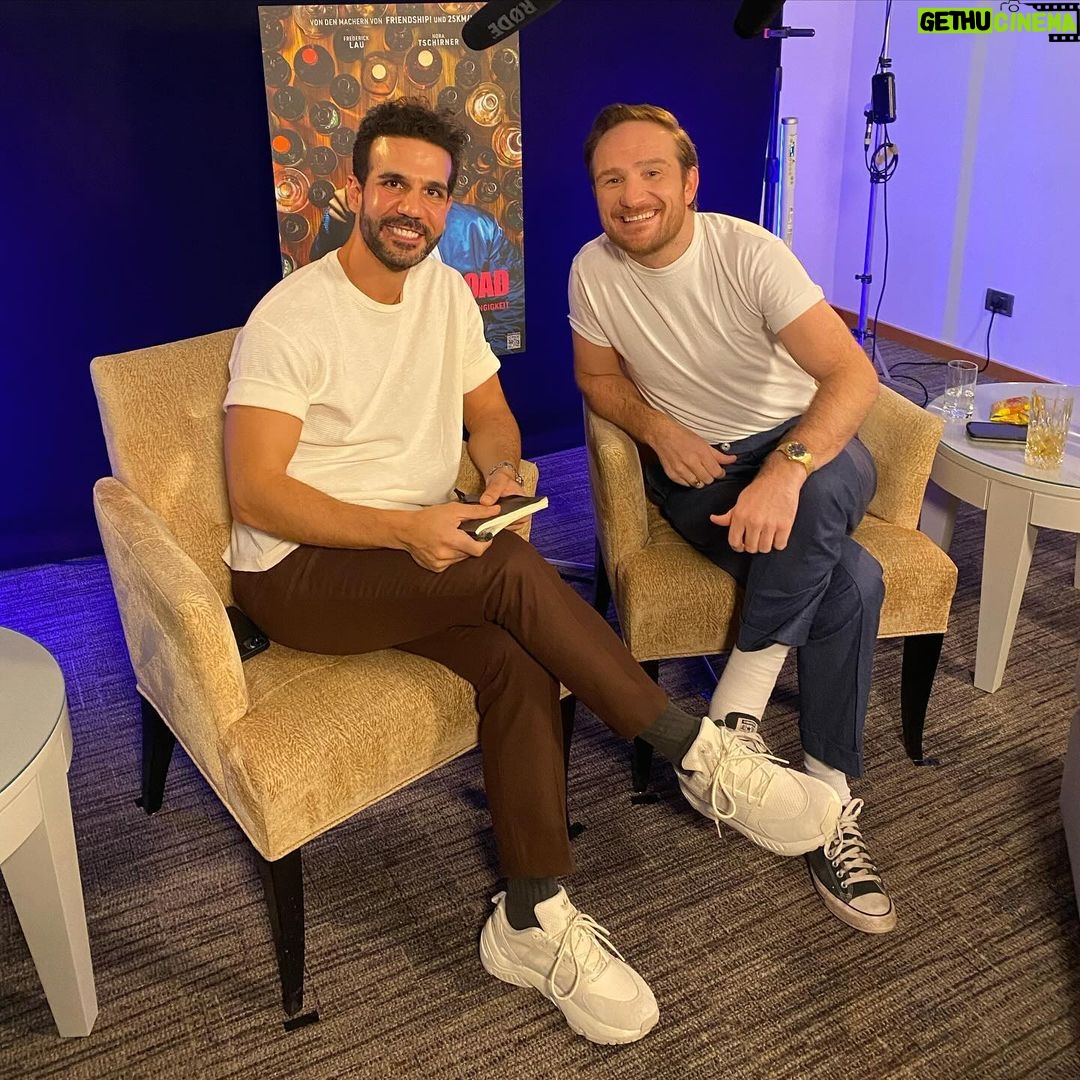Daniele Rizzo Instagram - „One for the road“ der neue Kinofilm mit @officialfredericklau und @normatschernau und vielen tollen KollegInnen von @marugster und #OliverZiegebbalg Ein Film mit vielen tollen Wendungen und man beim Zuschauen und Lachen sich auch mal ein Kloß im Hals bemerkbar macht. Mein persönliches Prädikat „besonders Wertvoll“. Geht ins Kino, Leute! Interviews jetzt auf der #filmfabrik @sonypictures.de @diefilmfabrik #onefortheroad Berlin – the place to be