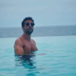 Daniele Rizzo Instagram - Das obligatorisch Pool Fotoshooting von @patrickdollmann 🤪 nach #drehschluss #italien #portofino #geheimgeheim #zdf #water Portofino