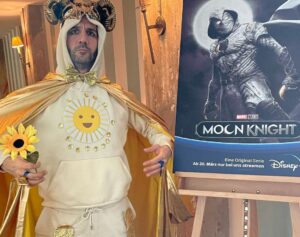 Daniele Rizzo Instagram - #Moonknight Special Screening im Bode Museum. Was für ein cooler Abend & wieder mal eine ganz neue #Marvel Erfahrung.
Ich wette, ihr werdet die Serie mehrfach gucken, da es sehr viel zu entdecken gibt. #OscarIsaac & @ethanhawke spielen einfach fantastisch. 

Danke für die Einladung! @disneyplusde 
Mein Clip „MoonKnight vs SunKnight“ kommt die Tage raus :) 🌙 ☀️ 
#moonknight #marvel #disneyplus