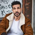 Daniele Rizzo Instagram - Happy Weekend & happy dancing into May! 🤪 Schönes Wochenende und frohen Tanz in den Mai! @actorsconnectionagency #berlin #actor #germanactor #italianactor Danke für diesen Schnappschuss @matthiasbollwerk und @vierxdrei @filmmakers.de @spotlightuk #may #tanzindenmai ————————- Grazie Donna Karen #dkny @dkny Berlin – the place to be