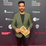 Daniele Rizzo Instagram - Danke @filmfestivalcgn für die Einladungen! Da kommen wirklich schöne Dinge auf uns zu! :) Ich durfte einen brandneuen #frieslandkrimi von @warnerbrostvde und die wirklich fantastische italienisch-deutsche Produktion #theGymnasts von @networkmovie für @zdfneo #rai1 und @paramountplus präsentieren! Es wächst zusammen was zusammen gehört! 🇩🇪 🇮🇹 Wünsche allen Beteiligten noch schöne Tage auf dem #filmfestivalcologne Filmpalast Köln