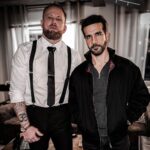 Daniele Rizzo Instagram – Merry X-Mas and a beautiful SILENT NIGHT from your friendly neighborhood Cop & Criminal! #waga #film #nrw #germanmovies #filmfestival #xmas NRW