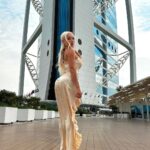 Daniella Chávez Instagram - El Universo es mi Sugar Daddy✨ @NovaMen by @FashionNova me enamora con sus vestidos💫 Burj al Arab