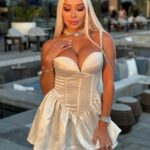 Daniella Chávez Instagram - Todo lo que tú quieres es porque tú yo del futuro ya lo tiene✨ @NovaMen by @FashionNova Dress 🦢. . Atlantis the Royal Dubai
