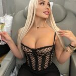 Daniella Chávez Instagram - Todo lo que seas capaz de creer, eres capaz de conseguir! 🙏 Cuál es tu foto favorita? Dubai, United Arab Emirates
