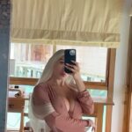 Daniella Chávez Instagram - Hola de dónde me sigues? 🌻 Maldivas