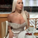 Daniella Chávez Instagram - @NovaMEN by @FashionNova ✨ ¿Puede un hombre casado salir a comer con una amiga? Dubai Mall
