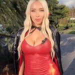 Daniella Chávez Instagram - @casinoonfire Dulce o Dinero? 👻♥️🧛🏻