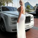 Daniella Chávez Instagram - Habibi Vive la Vida Intensamente!🦢 @NovaMEN by @FashionNova 🤍 Burj al Arab
