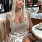 Daniella Chávez Instagram - @NovaMEN by @FashionNova ✨ ¿Puede un hombre casado salir a comer con una amiga? Dubai Mall