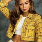 Daniella Chávez Instagram - 90s YearBook 📚 en cuál me parezco más? 🤣 creó que a mi no me resultó 🥲