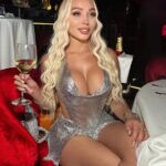 Daniella Chávez Instagram - Scorpio 🦂 Llegó mi mes favorito 🎂 cuenta regresiva 26/10 #Dubai vibes🥂 Qué mes es tu Cumpleaños? Taikun Dubai