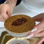 Daniella Chávez Instagram - Café con Oro comestible de 24 quilates✨ en Burj al Arab Habibi💫. No te rindas. Ya llegará tu momento. Tu esfuerzo será recompensado. Sigue adelante🙏. . @peluqueriaveranvior .