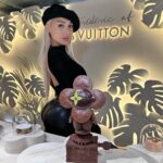 Daniella Chávez Instagram - Café Louis Vuitton 🤎☕️🍫Eres de Té o Café? Yo los 2 y si es con postre mejor 🍰.