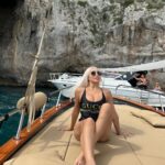 Daniella Chávez Instagram – Tan Bendecida de este viaje junto a Isi, nuestro primer viaje de Chicas, solo ella y yo 🙏 La vita è bella-Capri 🩵 Capri, Italy