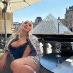 Daniella Chávez Instagram - Bonjour 🥐 1,2,3? Louvre Museum Paris