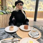 Daniella Chávez Instagram - Café Louis Vuitton 🤎☕️🍫Eres de Té o Café? Yo los 2 y si es con postre mejor 🍰.