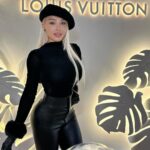 Daniella Chávez Instagram - Café Louis Vuitton 🤎☕️🍫Eres de Té o Café? Yo los 2 y si es con postre mejor 🍰.