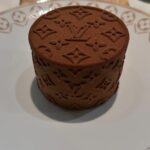 Daniella Chávez Instagram - Café Louis Vuitton 🤎☕️🍫Eres de Té o Café? Yo los 2 y si es con postre mejor 🍰.