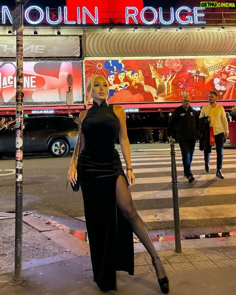 Daniella Chávez Instagram - Moulin Rouge♥️ @NovaMen by @FashionNova Dress♥️ Le Moulin Rouge (Officiel)