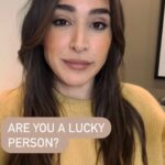 Danielle Robay Instagram - Q💡: How much of a role does LUCK play in our lives. + Do you think you’re a lucky person? A💋: The new episode of PRETTYSMART is out right before the new year. And it’s about LUCK. Our guest is @mimibouchard the Founder of @SuperhumanApp. She is credited with a new form of meditation— one that she says is energizing and motivating. Thousands of people swear by her technique and she generously shared a 30 min meditation with us. During our conversation she said “I am a lucky person; and that is an affirmation I tell myself.” That phrase actually determined this epsiode. It was supposed to be about renewal for the new year but after she said that I knew I had to change the theme. As we walk into 2023, listen to this episode + know that the future you is LUCKY.