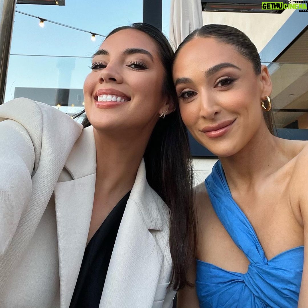 Danielle Robay Instagram - (Swipe to the end for 🎵) One of the best parts of getting older is my friendships with womxn (old + new) have gotten so much more profound. Less time // a higher bar. Only people that really fill you up! @cuyana (founders @kggallardo + @shilparshah) threw a dinner FULL of friendship, conversation and warmth ✨ Los Angeles, California