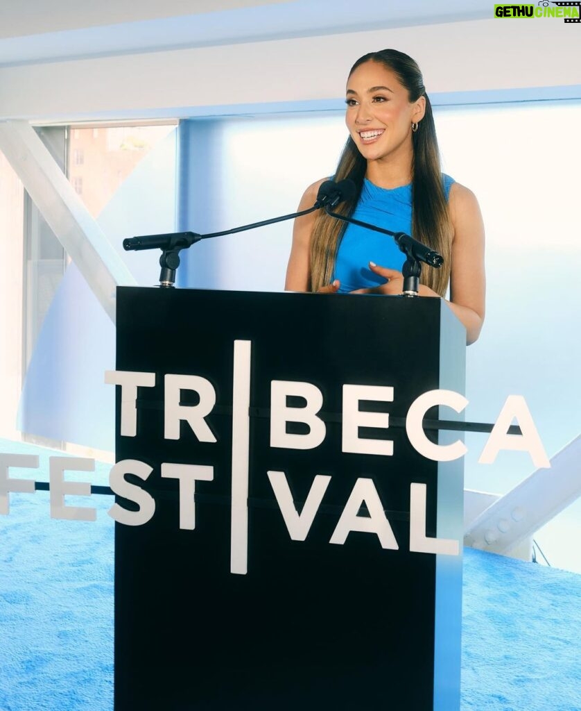 Danielle Robay Instagram - Tribeca Festival and @ATT have become known, each June, for celebrating artists with something to say. In partnership, they created an amazing program called AT&T Untold Stories— each year, they award $1 million dollars, mentorship, and distribution support to systemically underrepresented filmmakers to produce their films. This year, David Fortune won for his film concept Color Book. Next year his debut feature film will premiere at Tribeca! To see someone’s life change in front of you is pretty special ✨. S/O to the amazing judges panel: @derekluke @itsmomcrae @michaelmichelelegit AT&T’s Kellyn Smith Kenny and @nardeepthoughts Art is a community experience…Connect Stories • Change Perspectives. #ATTUntoldStories #AttInfluencer #Tribeca2023