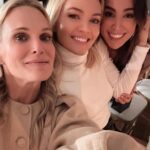 Danielle Robay Instagram - @thefemalefoundercollective keynote last week was ✨✨. I was in conversation with @WinnieHarlow, founder of @cayskin + CEO @karenbarner1 (fellow Chicagoan!) Winnie is 1 of under 100 black female founders who’s raised over $1m in funding ($4.1m), a remarkable feat (and also an upsetting statistic worth noting and changing). Discovered on ANTM, internationally recognized as a supermodel her life in many ways seems like it was sprinkled with gold dust. But it’s deeper than that + here was my takeaway from our conversation: 𝗦𝗵𝗲 𝗱𝗼𝗲𝘀𝗻’𝘁 𝘀𝗲𝗲 𝗡𝗢 𝗮𝘀 𝗮 𝗯𝗮𝗿𝗿𝗶𝗰𝗮𝗱𝗲, 𝘀𝗵𝗲 𝘀𝗲𝗲𝘀 𝗡𝗢 𝗮𝘀 𝗡𝗘𝗫𝗧 𝗢𝗣𝗧𝗜𝗢𝗡. •When Winnie was diagnosed with vitiligo some of her family members would point to a new spot on her back, or kids at school would bully her. Her grandmother said, NO, you’re beautiful and blessed and you will live as such. She has 😊. •Winnie tried out for the VS fashion show. They said NO. She came back to audition the next year, and that show became a tentpole moment in her career. •Winnie applied for a job at Sephora at 16. They said NO. @cayskin is launching in Sephora Canada next week + she will be having an event at the same Sephora that turned her down. Half the battle is believing you can. The other half is executing. And that means not taking NO for an answer; it simply means NEXT OPTION. Swipe to the last slide for some ✨ 📚 from Winnie Rolling Greens Dtla