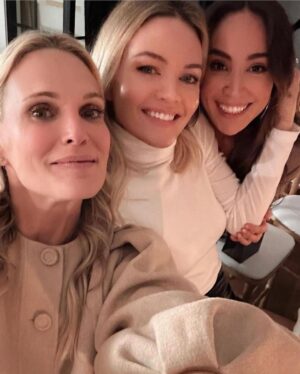 Danielle Robay Instagram - @thefemalefoundercollective keynote last week was ✨✨. I was in conversation with @WinnieHarlow, founder of @cayskin + CEO @karenbarner1 (fellow Chicagoan!)

Winnie is 1 of under 100 black female founders who’s raised over $1m in funding ($4.1m), a remarkable feat (and also an upsetting statistic worth noting and changing). Discovered on ANTM, internationally recognized as a supermodel her life in many ways seems like it was sprinkled with gold dust. But it’s deeper than that + here was my takeaway from our conversation: 𝗦𝗵𝗲 𝗱𝗼𝗲𝘀𝗻’𝘁 𝘀𝗲𝗲 𝗡𝗢 𝗮𝘀 𝗮 𝗯𝗮𝗿𝗿𝗶𝗰𝗮𝗱𝗲, 𝘀𝗵𝗲 𝘀𝗲𝗲𝘀 𝗡𝗢 𝗮𝘀 𝗡𝗘𝗫𝗧 𝗢𝗣𝗧𝗜𝗢𝗡.

•When Winnie was diagnosed with vitiligo some of her family members would point to a new spot on her back, or kids at school would bully her. Her grandmother said, NO, you’re beautiful and blessed and 
you will live as such. She has 😊.
•Winnie tried out for the VS fashion show. They said NO. She came back to audition the next year, and that show became a tentpole moment in her career. 
•Winnie applied for a job at Sephora at 16. They said NO. @cayskin is launching in Sephora Canada next week + she will be having an event at the same Sephora that turned her down.

Half the battle is believing you can. The other half is executing. And that means not taking NO for an answer; it simply means NEXT OPTION. 

Swipe to the last slide for some ✨ 📚 from Winnie