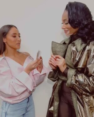 Danielle Robay Instagram - @thefemalefoundercollective keynote last week was ✨✨. I was in conversation with @WinnieHarlow, founder of @cayskin + CEO @karenbarner1 (fellow Chicagoan!)

Winnie is 1 of under 100 black female founders who’s raised over $1m in funding ($4.1m), a remarkable feat (and also an upsetting statistic worth noting and changing). Discovered on ANTM, internationally recognized as a supermodel her life in many ways seems like it was sprinkled with gold dust. But it’s deeper than that + here was my takeaway from our conversation: 𝗦𝗵𝗲 𝗱𝗼𝗲𝘀𝗻’𝘁 𝘀𝗲𝗲 𝗡𝗢 𝗮𝘀 𝗮 𝗯𝗮𝗿𝗿𝗶𝗰𝗮𝗱𝗲, 𝘀𝗵𝗲 𝘀𝗲𝗲𝘀 𝗡𝗢 𝗮𝘀 𝗡𝗘𝗫𝗧 𝗢𝗣𝗧𝗜𝗢𝗡.

•When Winnie was diagnosed with vitiligo some of her family members would point to a new spot on her back, or kids at school would bully her. Her grandmother said, NO, you’re beautiful and blessed and 
you will live as such. She has 😊.
•Winnie tried out for the VS fashion show. They said NO. She came back to audition the next year, and that show became a tentpole moment in her career. 
•Winnie applied for a job at Sephora at 16. They said NO. @cayskin is launching in Sephora Canada next week + she will be having an event at the same Sephora that turned her down.

Half the battle is believing you can. The other half is executing. And that means not taking NO for an answer; it simply means NEXT OPTION. 

Swipe to the last slide for some ✨ 📚 from Winnie