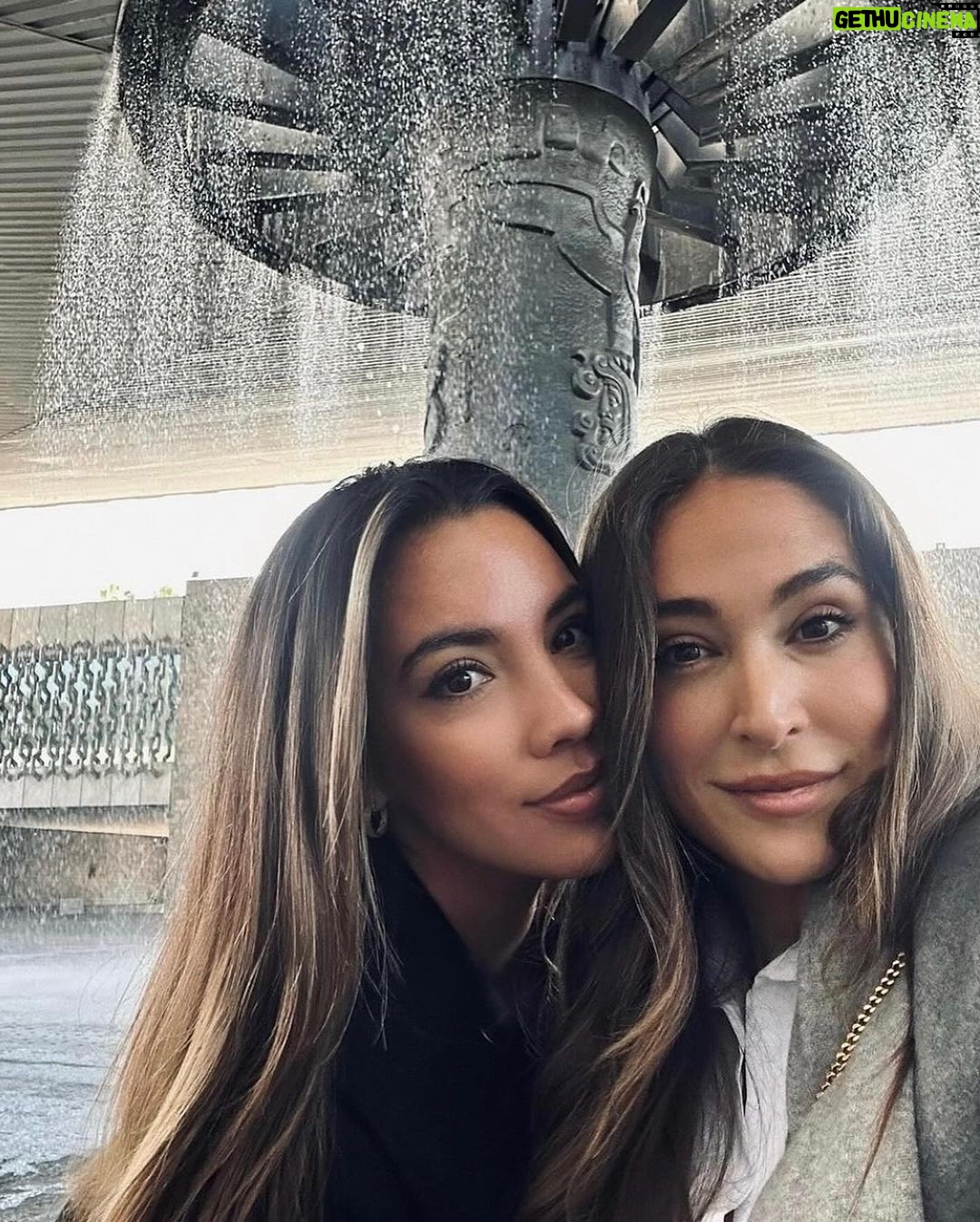 Danielle Robay Instagram - Ate our way through CDMX 🇲🇽 1. Got off the plane + went straight to El Turix 🤤 2. Museo de antropologĂa (CDMX has the most museums in North America. The structure behind us was made to look like a tree.) 3. Took a walking tour of the historical city center + learned about the history of the Aztecs. We had the BEST tour guide @ivan_mmcc. Whenever I travel the first morning I’m there I try to take a walking tour (almost every city has a free walking tour + you tip the tour guide and get a feel for where you are + the history/politics of the city.) 4. 📚 words around the world 5. Rang in the new year with mi amiga @elena 🤍✨ 6. Walked 10,000+ steps a day 7. Ate breakfast at Panaderia Rosetta. They were out of their famous cinnamon roll but the ricotta roll was 👌 8. Luche Libre 9. When you stand on knowledge you grow 3ft (museum of modern art) 10. Shopped + walked around Roma Norte Other highlights: • Eat: Botánico, Em, Animal, El Turix • Drink: Hanky Panky (speakeasy), Bocca Piano Bar, Tokyo, Limantour Roma, Soho House (an old mansion turned Soho) • Do: Walking Tour of Historical Center (try to get Alejandro), Museo de antropologĂa, Frida Kahlo Museum, Museo De Modern Art, Luche Libre Mexico City, Mexico