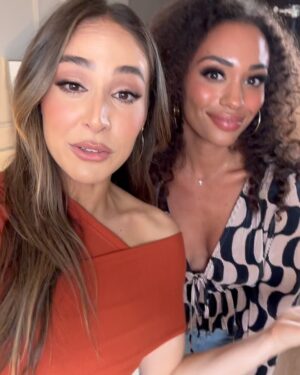 Danielle Robay Instagram - Q💡: Once someone loses your trust can they get it back? 

Q💡: Do you think dreams have deeper meanings?

Q💡: What quality do all of your friends have in common? 

Q💡: What's the most unusual or exotic food you've ever tried?

Q💡 What did your parents almost name you?

When I am in an amazing conversation or have the opportunity to ask people questions I think to myself “I must have been good in a past life”. Thank you to everyone who trusted me to help share their stories this year, on TV, the internet, on panels + in my DM’s. I love learning from you 💡💋