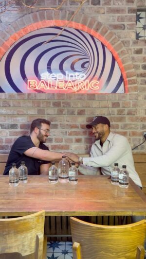 Danny Roberts Instagram - Allow me to introduce @danhotchocolate , Danny is a @ufc veteran and embodies everything about our brand. 

We sat down to ask him how important hydration is from a high performance athlete’s point of view. More importantly what the brand means to him as a man & a Father.

Part 2 pending . . . 

Let’s change the world 🌍 👑.
.
.
.
.
.
#ufc #athlete #highperformance #hydration #veganfood #sustainability