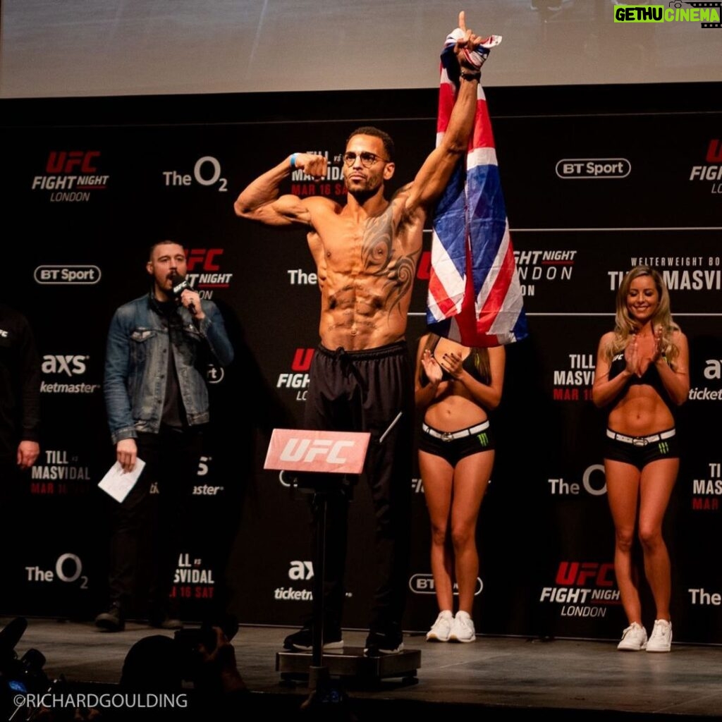 Danny Roberts Instagram - I’ve been waiting for this one… 😈 FIGHT WEEK! 12th time flying the flag for @ufceurope 🇬🇧 Let’s go people 💪🏽💯🔥 #UFC #UFC274 #UFCEurope #MMA #UKMMA #CombatSports
