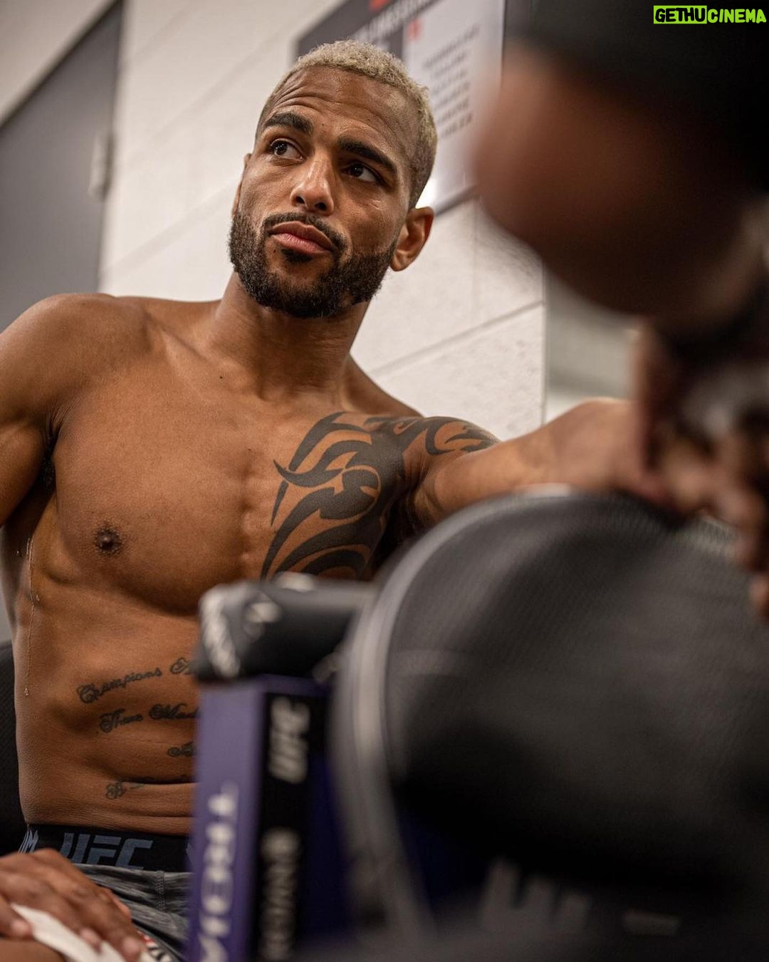 Danny Roberts - 838 Likes - Wrapped up and ready to roll @ufceurope🥊
#UFC #UFC274 #UFCEurope #MMA #UKMMA #MixedMartialArts #JonesWrestling #HKickboxing #NoLimits #CombatSports