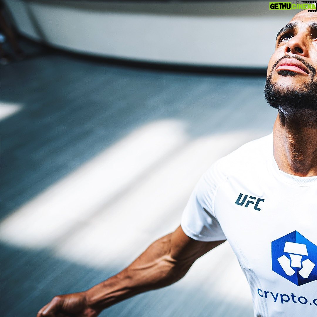 Danny Roberts - 1.5K Likes - @danhotchocolate 🇬🇧 checking in and looking sharp for #UFC274 fight week!