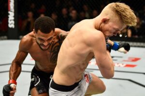 Danny Roberts Instagram - Act up and get boxed in the mouth @ufceurope 🥊

#UFC #UFCEurope #UKMMA #MMA #MixedMartialArts #Fighter #Warrior #Combat #CombatSports #SanfordMMA #JonesWrestling #HKickboxing #LasVegas #TeamChocolate
