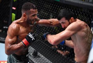Danny Roberts Instagram - They nothing like us, ain't on it like us,
never grew from the mud and metal like us 💸😤📈

#UFC #UFCEurope #UFCVegas40 #UnitedKingdom #Guyana #Guyanese #UKMMA #MMA #MixedMartialArts #Fighter #Warrior #Combat #CombatSports #SanfordMMA #JonesWrestling #HKickboxing #LasVegas #TeamChocolate