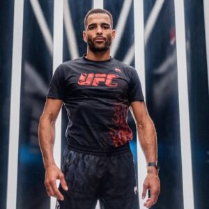 Danny Roberts Instagram - Don’t ever get it twisted I am a born fighter. It’s time to put the BS behind and truly drive forward for what’s meant to be. The hard work has been done but we’ve still got a job to to on Saturday night ⚡️ Chapters change and so can we 📖…elevation time 📈🔥

#UFC #UFCEurope #UFCVegas40 #MMA #MixedMartialArts #Fighter #Warrior #Combat #CombatSports #SanfordMMA #JonesWrestling #HKickboxing #LasVegas #TeamChocolate